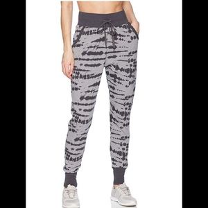 2(X)IST jogger pants